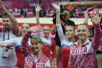 Российские гимнастки выиграли серебро Олимпиады в командном многоборье