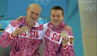 Захаров и Кузнецов выиграли серебро Олимпиады в прыжках в воду