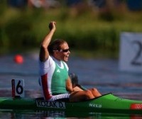 Венгерка Козак завоевала золото Олимпиады в соревнованиях байдарочниц