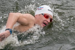 Россиянин Евгений Дратцев завоевал олимпийскую лицензию в марафонском плавании