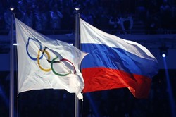 Отдельные российские легкоатлеты имеют шанс выступить в Рио-2016 под российским флагом