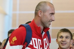 Волейболист Тетюхин официально стал знаменосцем сборной России на церемонии открытия ОИ-2016