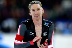 Канадский конькобежец Блумен выиграл дистанцию 10.000 метров на ОИ-2018 в Пхёнчхане