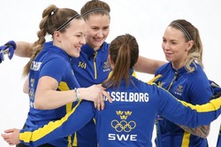 Шведские керлингистки завоевали золотые медали Олимпиады-2018 в Пхёнчхане