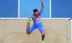 Меньков выиграл золото в прыжках в длину на ЧМ по легкой атлетике