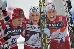 Норвежские лыжницы выиграли эстафету на этапе Кубка мира в Лиллехаммере, россиянки — восьмые