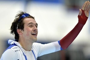 Россиянин Денис Юсков выиграл 1500 м на этапе Кубка мира в немецком Инцелле с рекордом трека