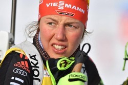 Немка Дальмайер — победительница гонки преследования на этапе КМ в Анси, Юрлова — 13-ая