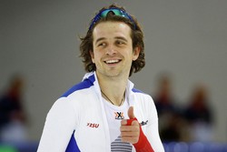 Конькобежец Денис Юсков — серебряный призер на дистанции 1500 м на этапе Кубка мира в Берлине