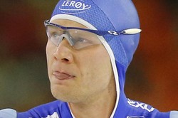 Норвежский конькобежец Лоренцен — победитель домашнего этапа КМ на дистанции 1000 метров, Есин — пятый
