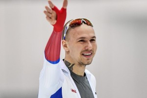 Кулижников завоевал второе золото на дистанции 500 метров на этапе Кубка мира в Хамаре, у Мурашова — серебро