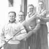 1936 год, Гармиш-Партенкирхен, IV зимние Олимпийские Игры, лыжные гонки: команда Финляндии - Чемпионы Олимпийских Игр в эстафете 4х10 км. Слева направо: Sulo Nurmela, Klaes Karppinen, Matti Ensio Lahde, Kalle Jalkanen