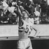Токио 1964: серебряная призёр в пятиборье британская легкоатлетка Мэри Рэнд