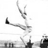 Лондон 1908, лёгкая атлетика: победитель соревнований по прыжкам в высоту с места американец Ray EWRY