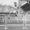 1912 год, Стокгольм, V Олимпийские Игры, легкая атлетика: победитель соревнований в беге на 110 м с барьерами