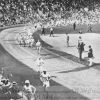 1912 год, Стокгольм, V Олимпийские Игры, легкая атлетика: марафонский забег, участники покидают стадион
