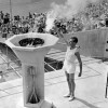 Лондон 1948, церемония открытия: Джон Марк (John Mark) зажигает Олимпийский огонь на Уэмбли