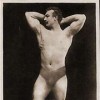 Афины 1896, I Олимпийские Игры: победитель соревнований по поднятию тяжестей одной рукой англичанин Лонсестон Эллиот