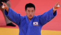 Дзюдоист из Кореи Сон Дэ Нам завоевал золотую медаль на Олимпиаде-2012