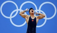 Китайский тяжелоатлет Лу победил на Олимпиаде с мировым рекордом