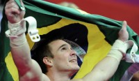 Бразильский гимнаст завоевал золото Олимпиады в упражнении на кольцах