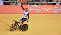 Британец Кенни завоевал олимпийское золото в спринте на велотреке