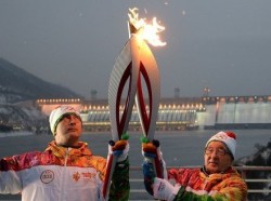 Олимпийский огонь «Сочи 2014» побывал в Дивногорске, у Красноярской ГЭС и в горнолыжном фанпарке