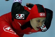 Китайская конькобежка Чжан Хон завоевала золото на дистанции 1000 метров