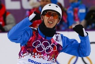 Белорусский фристайлист Антон Кушнир выиграл золото олимпийского турнира по лыжной акробатике в Сочи