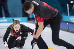 Канадские керлингисты стали первыми финалистами олимпийского турнира смешанных пар