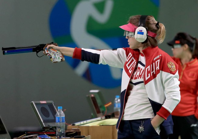Россиянка Виталина Бацарашкина завоевала золото Олимпиады в стрельбе из пневматического пистолета
