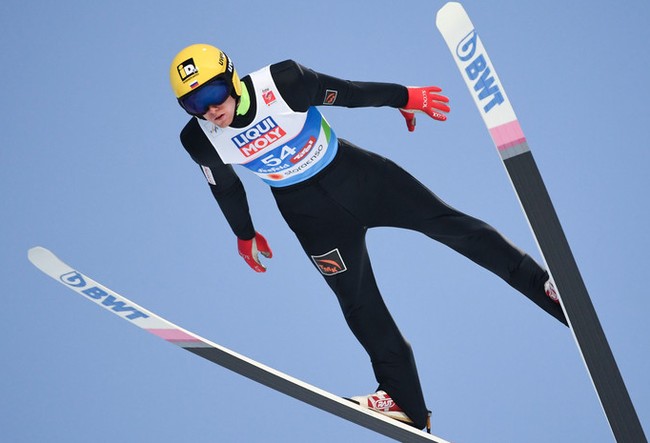 Названы составы сборных России по прыжкам на лыжах с трамплина и лыжному двоеборью на ОИ-2022