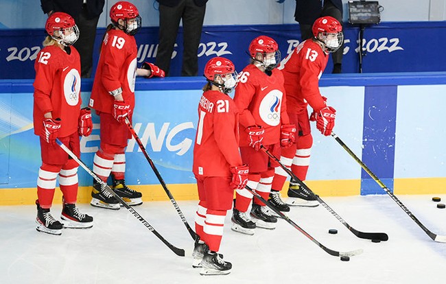 Российские хоккеистки в групповом турнире Олимпиады-2022 уступили канадкам со счетом 1:6