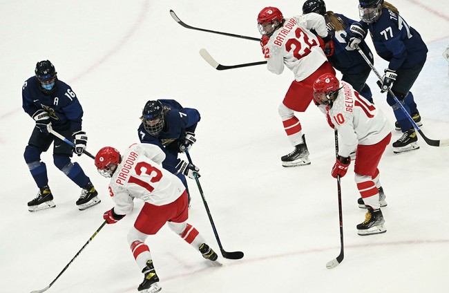 Женская сборная России уступила Финляндии и в четвертьфинале Олимпиады-2022 встретится со швейцарками
