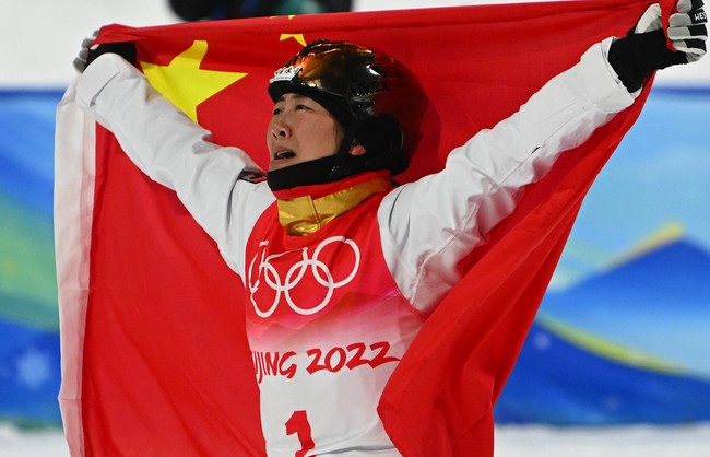 Китайская фристайлистка Сюй Мэнтао завоевала золото домашней Олимпиады в воздушной акробатике
