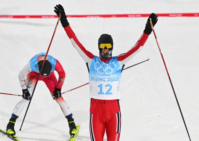 Норвежец Гробак — Олимпийский чемпион Пекина-2022 в лыжном двоеборье