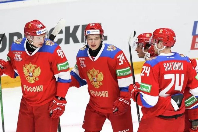 IIHF продлила отстранение российских хоккеистов на следующий сезон, решение по участию в Олимпиаде-2026 будет принято после рекомендаций МОК