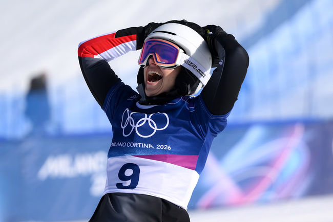 Сноубордистка из Чехии Мадерова завоевала золото Олимпиады-2026 в параллельном гигантском слаломе, у мужчин победил австриец Карл