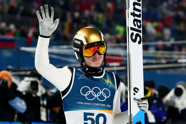 Словенец Домен Превц&nbsp;— чемпион Олимпийских игр 2026 в прыжках на лыжах с большого трамплина