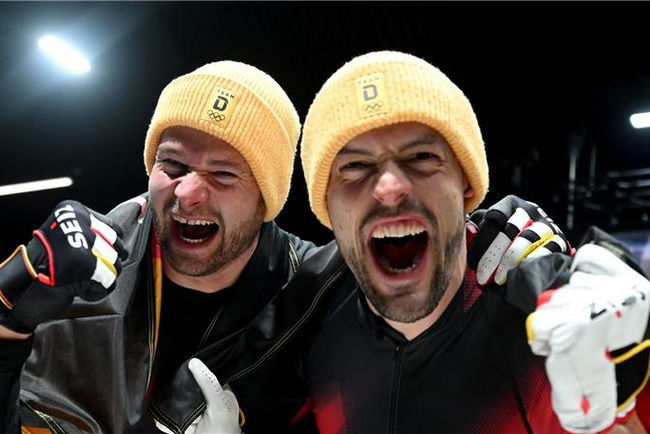 Немецкие бобслеисты забрали все медали в соревнованиях мужских двоек на Олимпиаде-2026