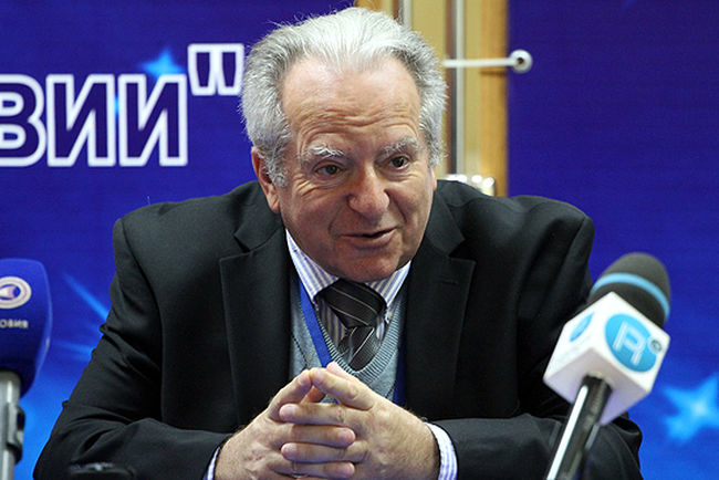 Александр Лакерник о шансах Петросян: Если катать без четверных, то выиграть вряд ли сможет, хотя в призы вероятность попасть есть