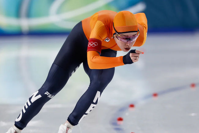 Нидерландская конькобежка Антуанетта де Йонг выиграла дистанцию 1500&nbsp;метров на Олимпиаде-2026