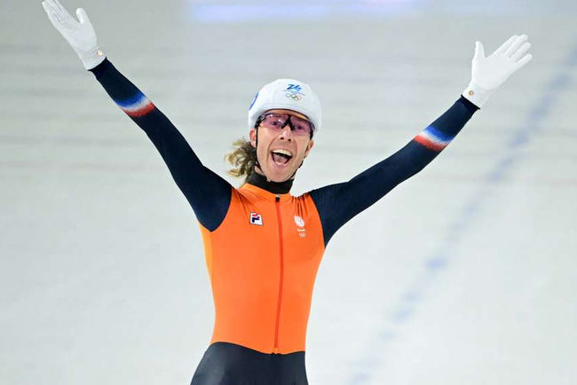 40-летний нидерландский конькобежец Йорит Бергсма завоевал золото Олимпийских игр в масс-старте 40-летний нидерландский конькобежец Йорит Бергсма завоевал золото Олимпийских игр в масс-старте