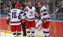 В полуфинале юниорского ЧМ по хоккею команда России встретится с США