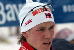 Норвежец Голберг одержал победу в классической гонке на 15 км на этапе в Лиллехаммере