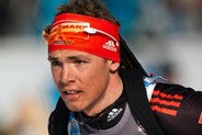 Немец Симон Шемп повторил вчерашний успех, выиграв гонку преследования на этапе в Антерсельве