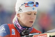 Финская биатлонистка Кайса Макарайнен - победительница гонки преследования на этапе КМ в Поклюке