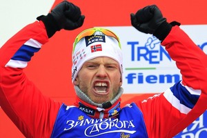 Норвежец Сундбю - победитель мини-тура в Лиллехаммере в рамках этапа Кубка мира по лыжным гонкам