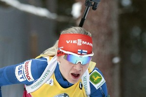 Финка Кайса Мякяряйнен – победительница индивидуальной гонки на этапе Кубка мира по биатлону в Холменколлене