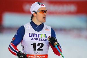 Норвежцы Фоссли и Фалла выиграли первые спринты Кубка мира 2015/2016 по лыжным гонка
